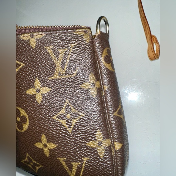 Louis Vuitton Pouchette - Picture 10 of 11